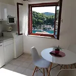 Juje 3* Povlja (Brac)