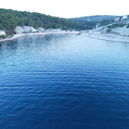 Juje 3* Povlja (Brac)