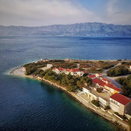 Juje 3* Povlja (Brac)